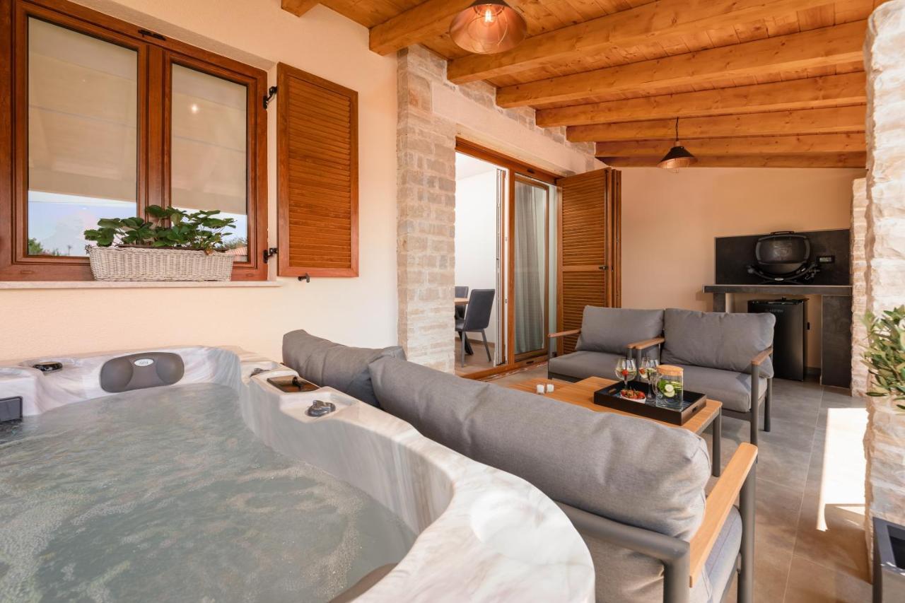 Holiday Home Maslina Пореч Экстерьер фото