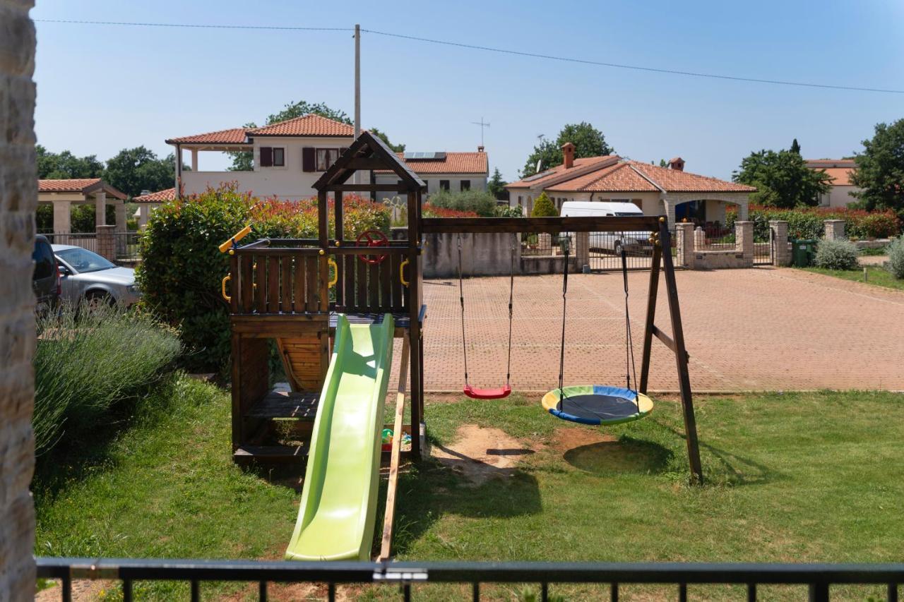 Holiday Home Maslina Пореч Экстерьер фото