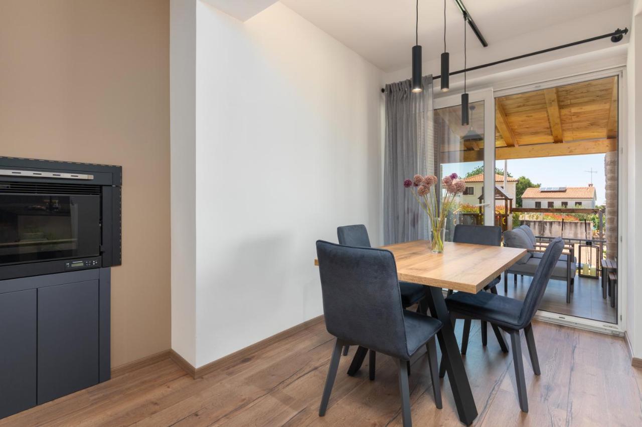 Holiday Home Maslina Пореч Экстерьер фото