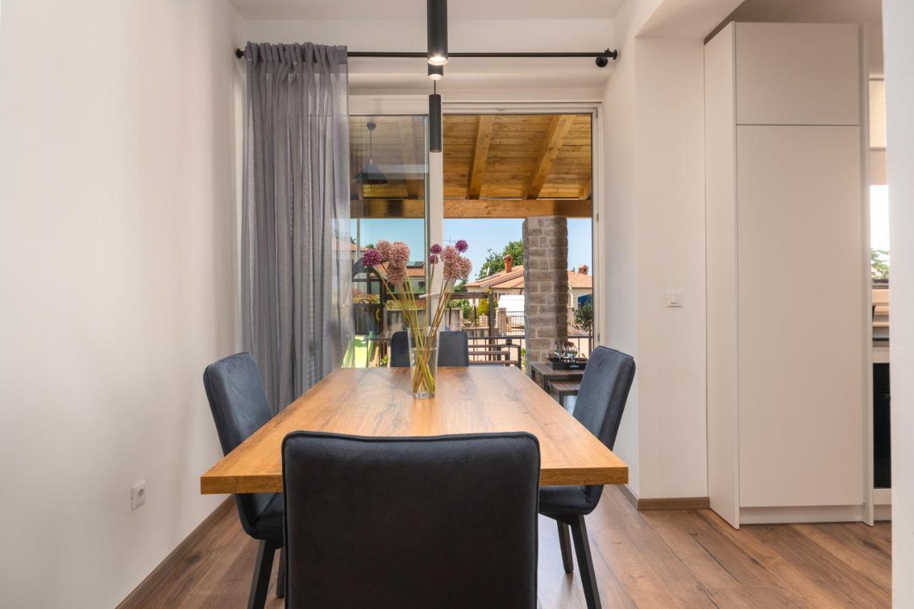 Holiday Home Maslina Пореч Экстерьер фото
