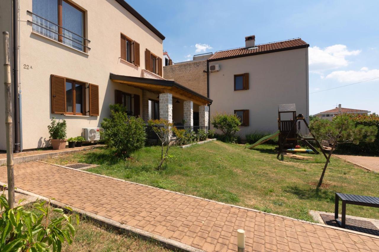 Holiday Home Maslina Пореч Экстерьер фото